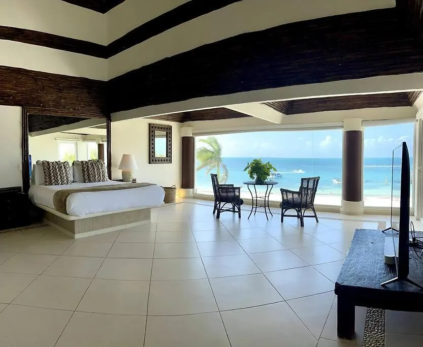 Villa Flamingos Cancun Mexico
